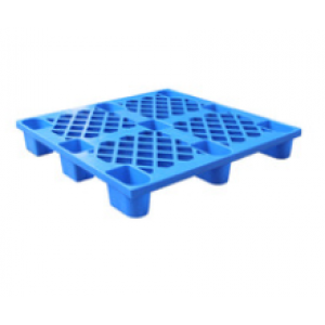 Plastic tray